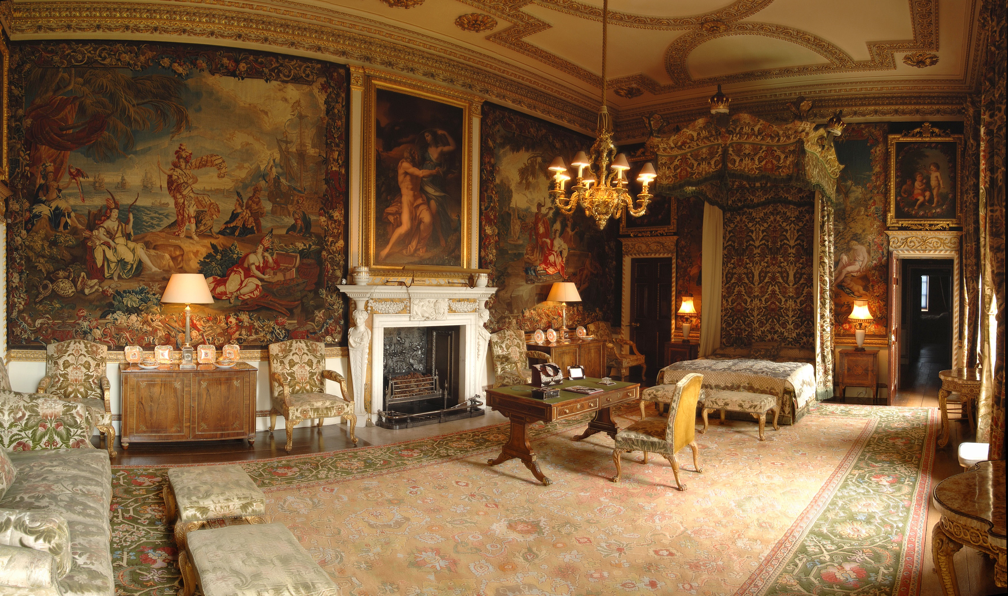 Green State Bedroom © Holkham Estate